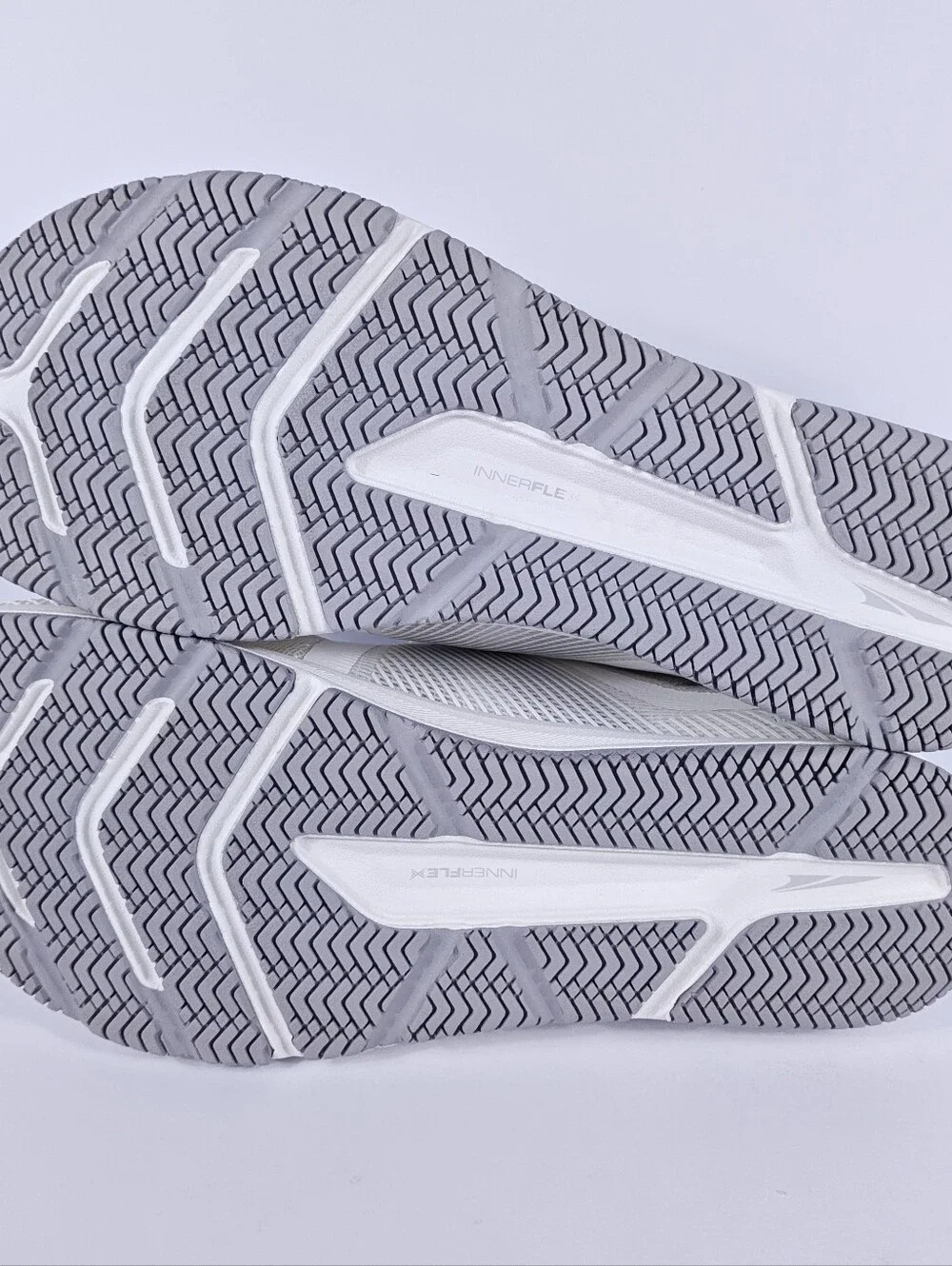 Altra Solstice XT 3 Womens 10.5 Cross Training Running Gym Shoes White